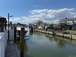 3 Desoto Road, Amity Harbor NY 11701