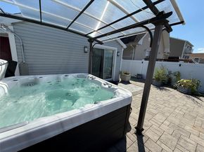 3 Desoto Road, Amity Harbor NY 11701