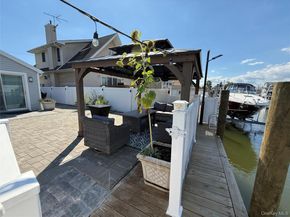 3 Desoto Road, Amity Harbor NY 11701