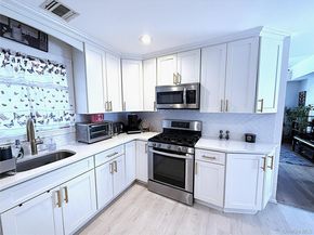 3 Desoto Road, Amity Harbor NY 11701