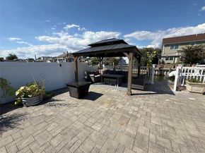 3 Desoto Road, Amity Harbor NY 11701