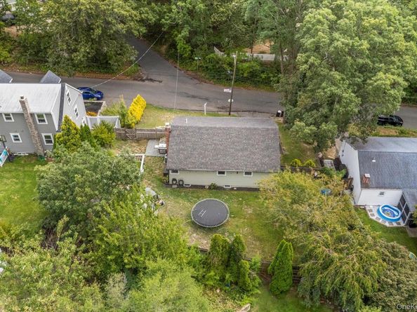 19 Hawthorne Road, Rocky Point NY 11778