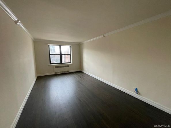100-11 67th Road 4, Forest Hills NY 11375