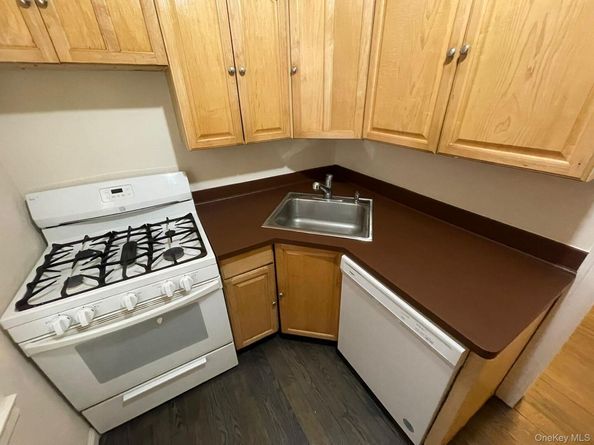 100-11 67th Road 4, Forest Hills NY 11375