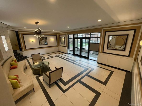 100-11 67th Road 4, Forest Hills NY 11375