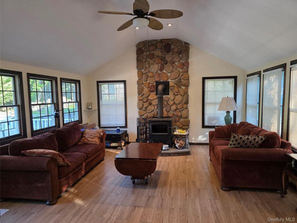 51 Aloma Road, Rocky Point NY 11778