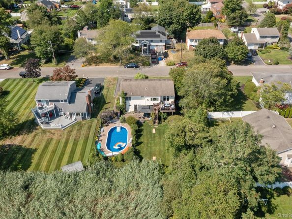 116 Cross Road, Oakdale NY 11769