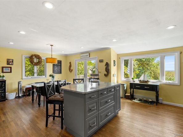 116 Cross Road, Oakdale NY 11769