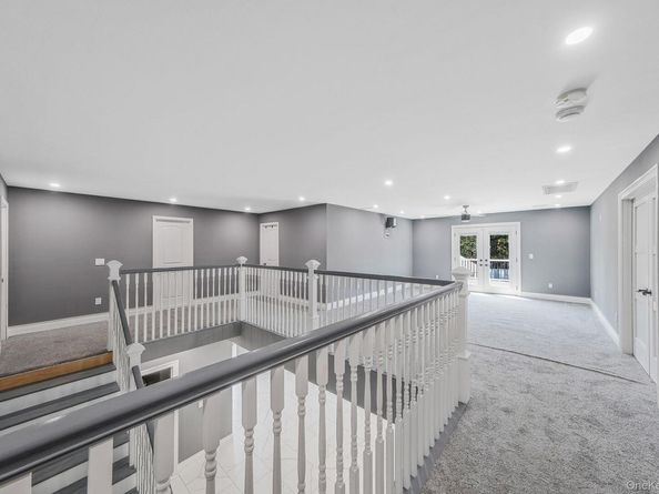 48 Walnut Street, Coram NY 11727