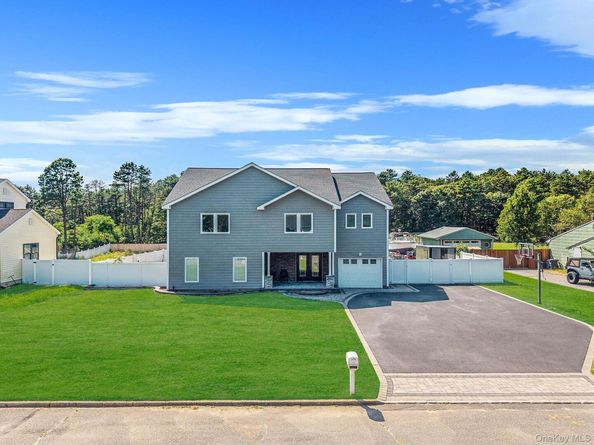 48 Walnut Street, Coram NY 11727