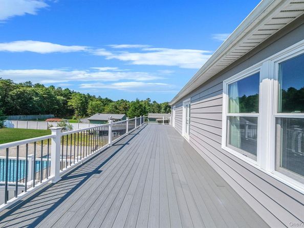 48 Walnut Street, Coram NY 11727