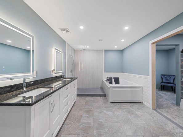 48 Walnut Street, Coram NY 11727