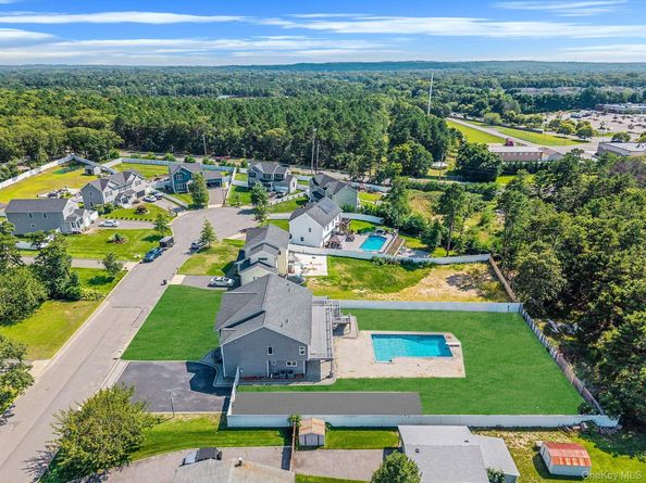 48 Walnut Street, Coram NY 11727