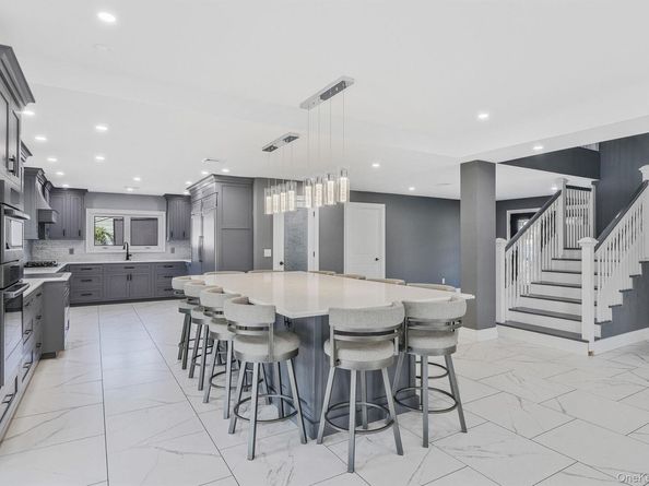 48 Walnut Street, Coram NY 11727