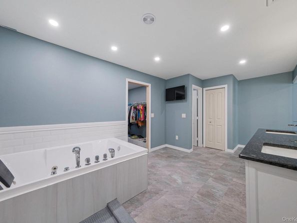 48 Walnut Street, Coram NY 11727