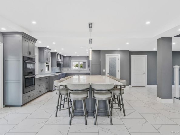 48 Walnut Street, Coram NY 11727