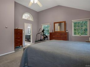 17 Yoakum Street, Farmingdale NY 11735