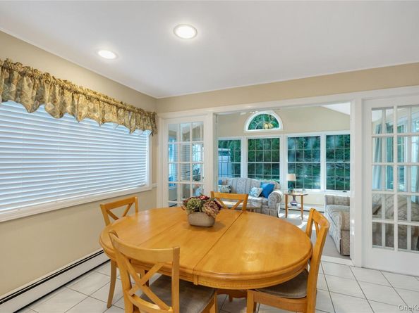 17 Yoakum Street, Farmingdale NY 11735