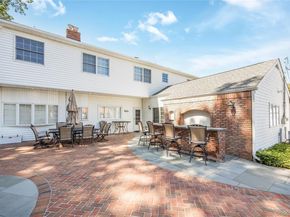 17 Yoakum Street, Farmingdale NY 11735