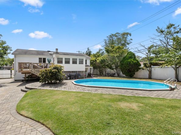 43 Tracy Lane, East Islip NY 11730