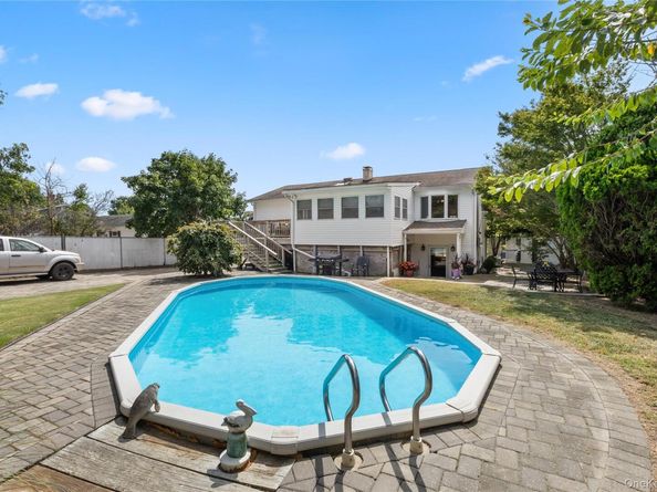43 Tracy Lane, East Islip NY 11730
