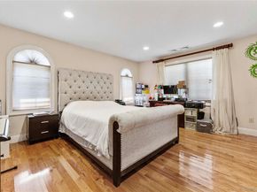 11 Manor Avenue, Roslyn Heights NY 11577