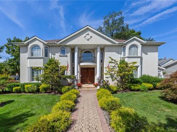 11 Manor Avenue