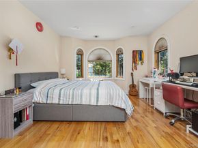 11 Manor Avenue, Roslyn Heights NY 11577