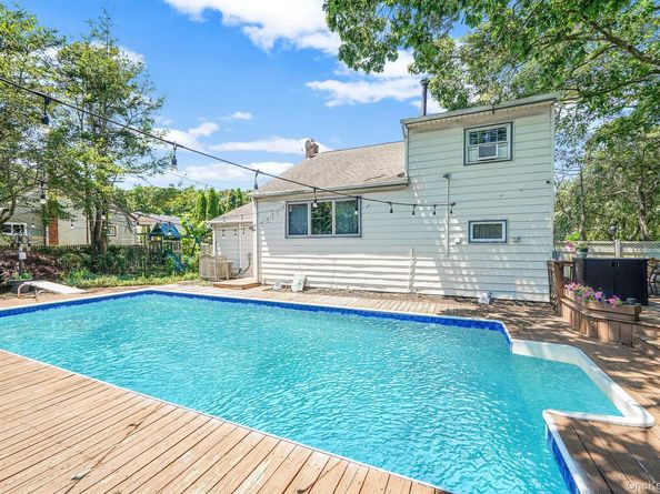 20 Revere Circle, Port Jefferson Station NY 11776