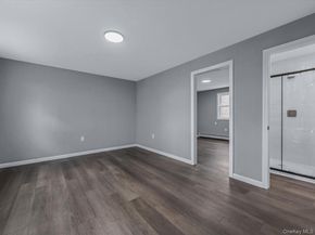 6 E Barclay Street, Hicksville NY 11801