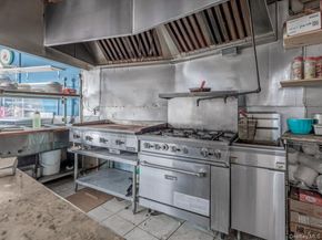 6 E Barclay Street, Hicksville NY 11801