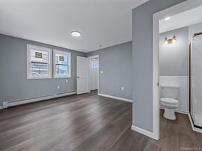 6 E Barclay Street, Hicksville NY 11801