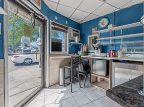 6 E Barclay Street, Hicksville NY 11801