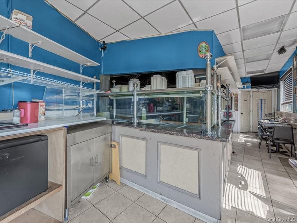 6 E Barclay Street, Hicksville NY 11801