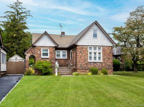 86 N Bayview Avenue, Freeport NY 11520