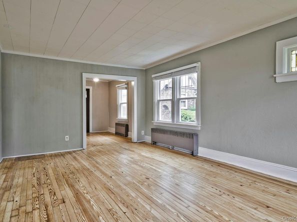 86 N Bayview Avenue, Freeport NY 11520
