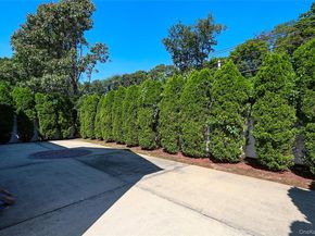 27 Dale Drive, Farmingdale NY 11735