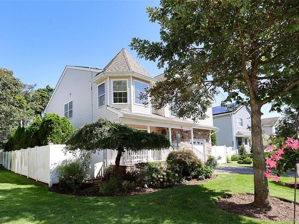 27 Dale Drive, Farmingdale NY 11735