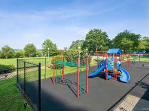 17-85 215th Street 5B, Bayside NY 11360