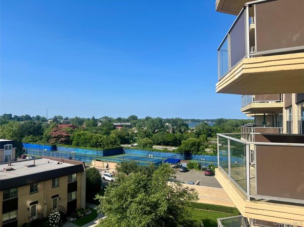 17-85 215th Street 5B, Bayside NY 11360