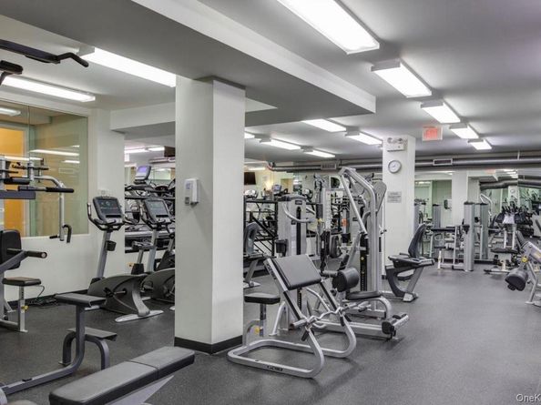 17-85 215th Street 5B, Bayside NY 11360