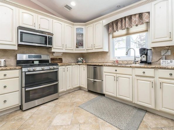 114 Dorset Avenue, Albertson NY 11507