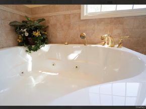131 Emilys Way, East Setauket NY 11733