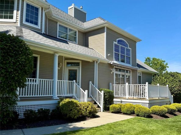 131 Emilys Way, East Setauket NY 11733