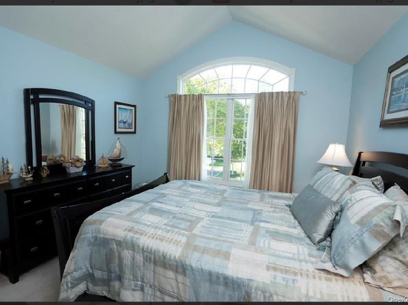131 Emilys Way, East Setauket NY 11733