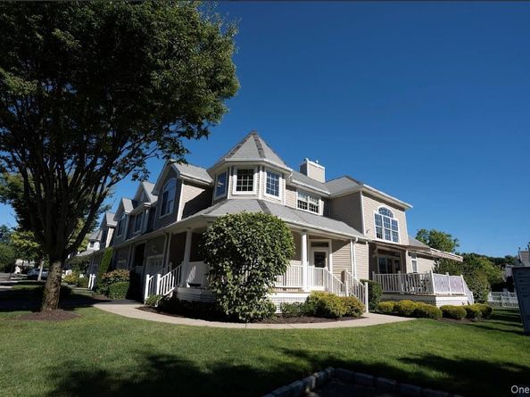 131 Emilys Way, East Setauket NY 11733