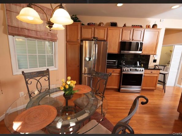 131 Emilys Way, East Setauket NY 11733