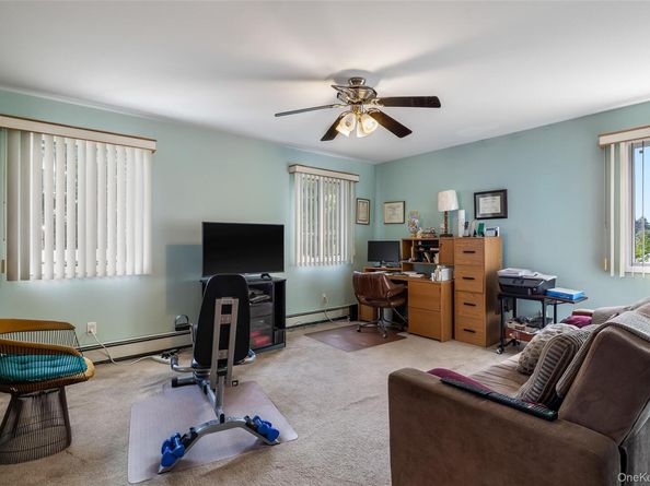 27 Beverly Road, Farmingdale NY 11735