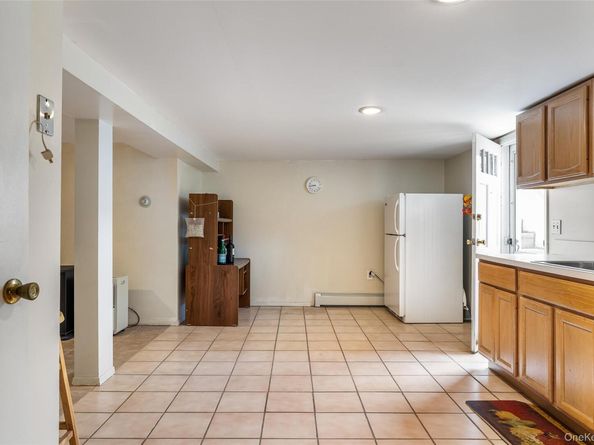 27 Beverly Road, Farmingdale NY 11735