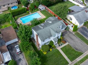 27 Beverly Road, Farmingdale NY 11735
